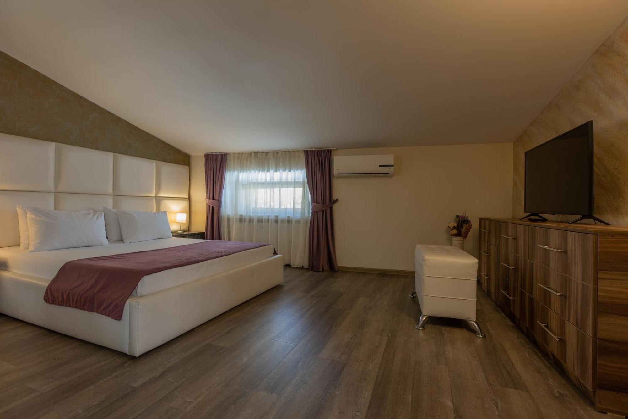 Hotel Corvaris Bucharest Exterior photo